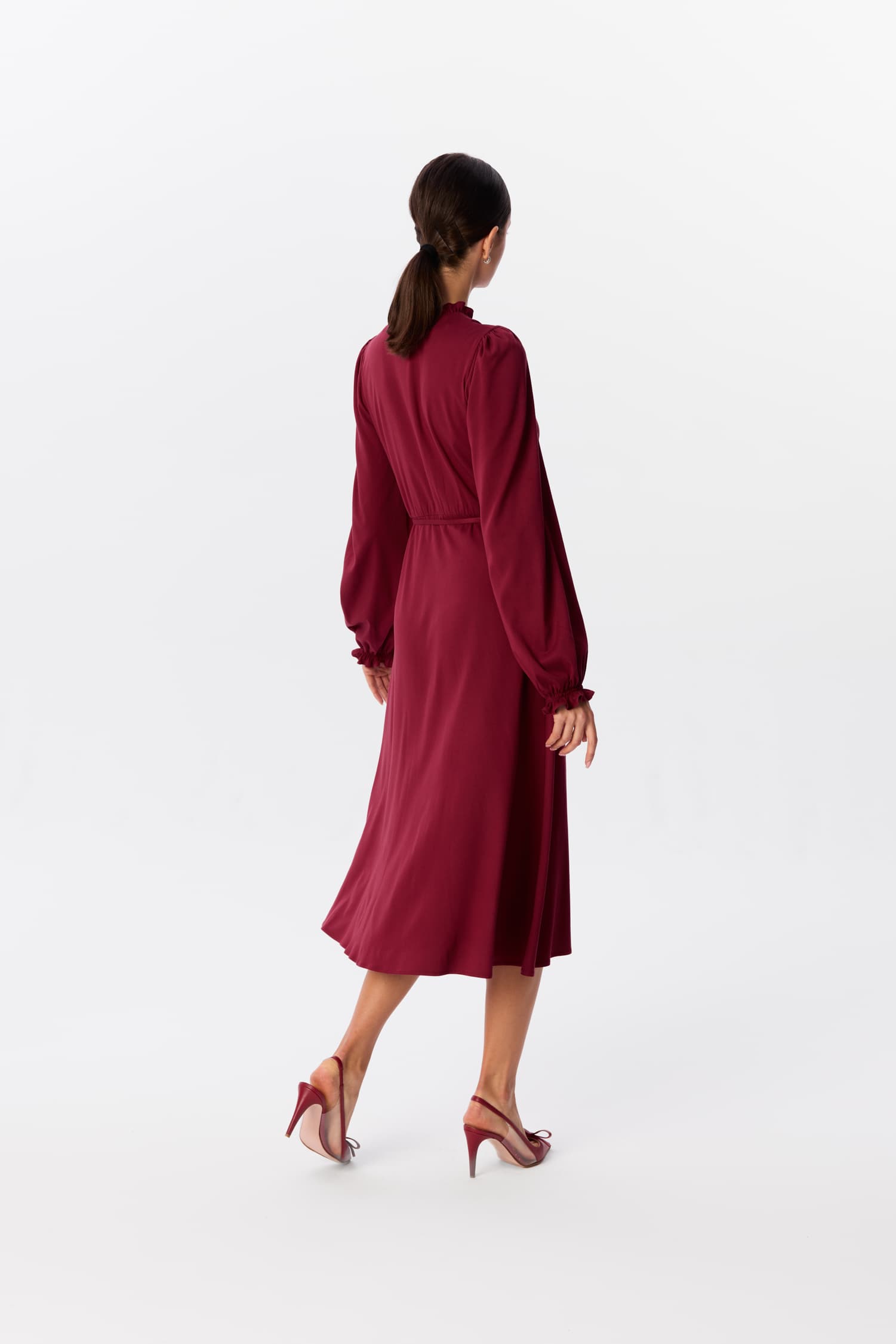 Sukienka midi Velata w kolorze Bordeaux, widok z tyłu – MAG NOLLY