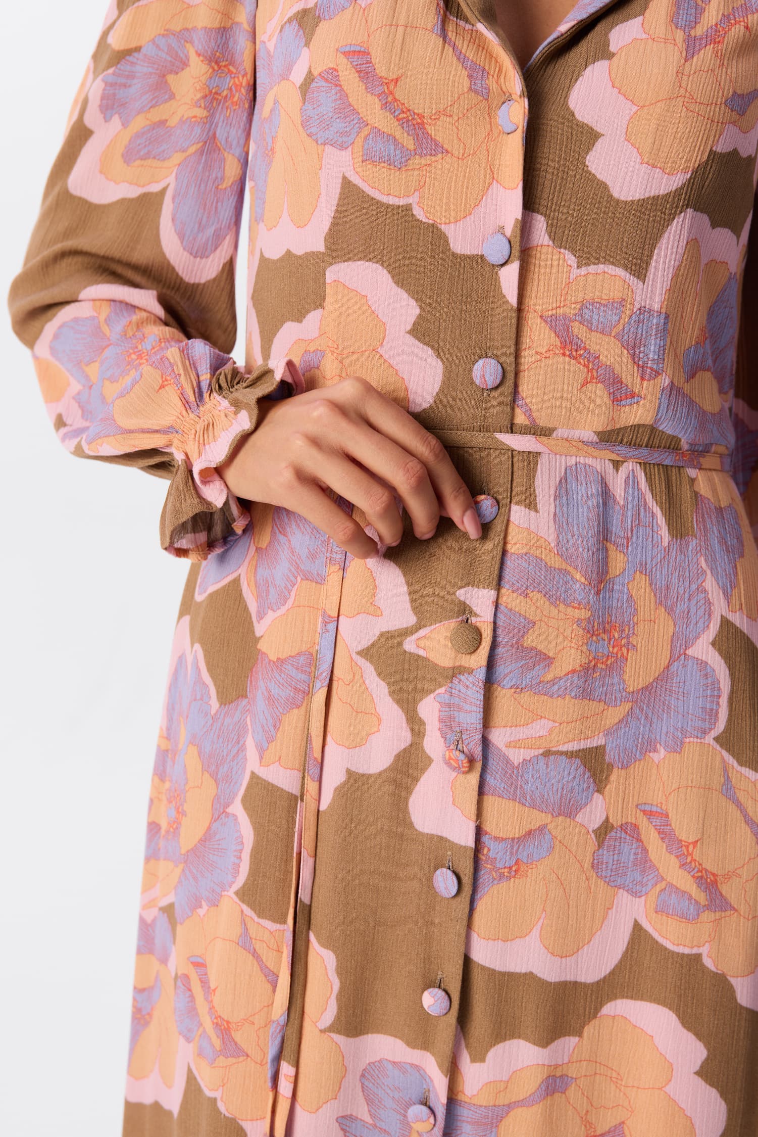 Sukienka midi Siena w print Florence Rust, detal talii z paskiem i guzikami – MAG NOLLY